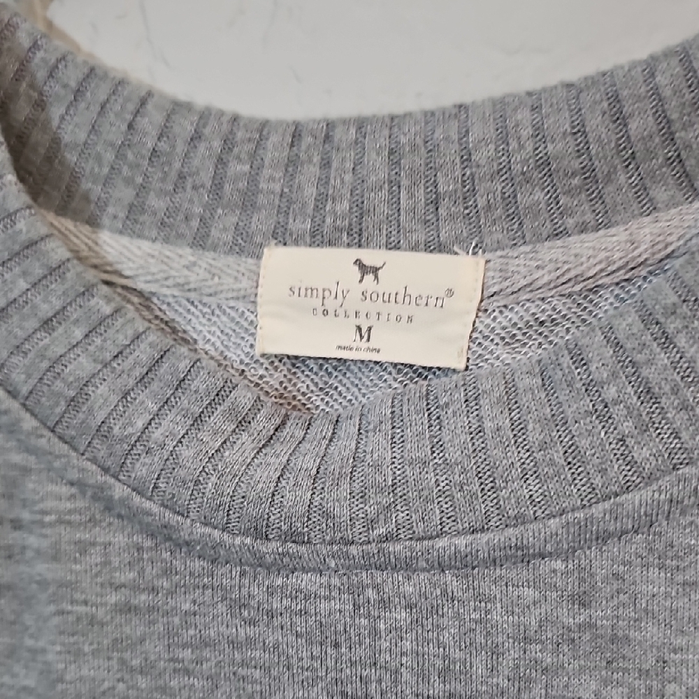 Simply Southern Gray Sweater with In My Mom Era Text, Womens Medium - Picture 2 of 4